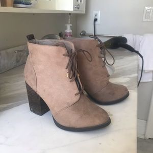 Heeled boots